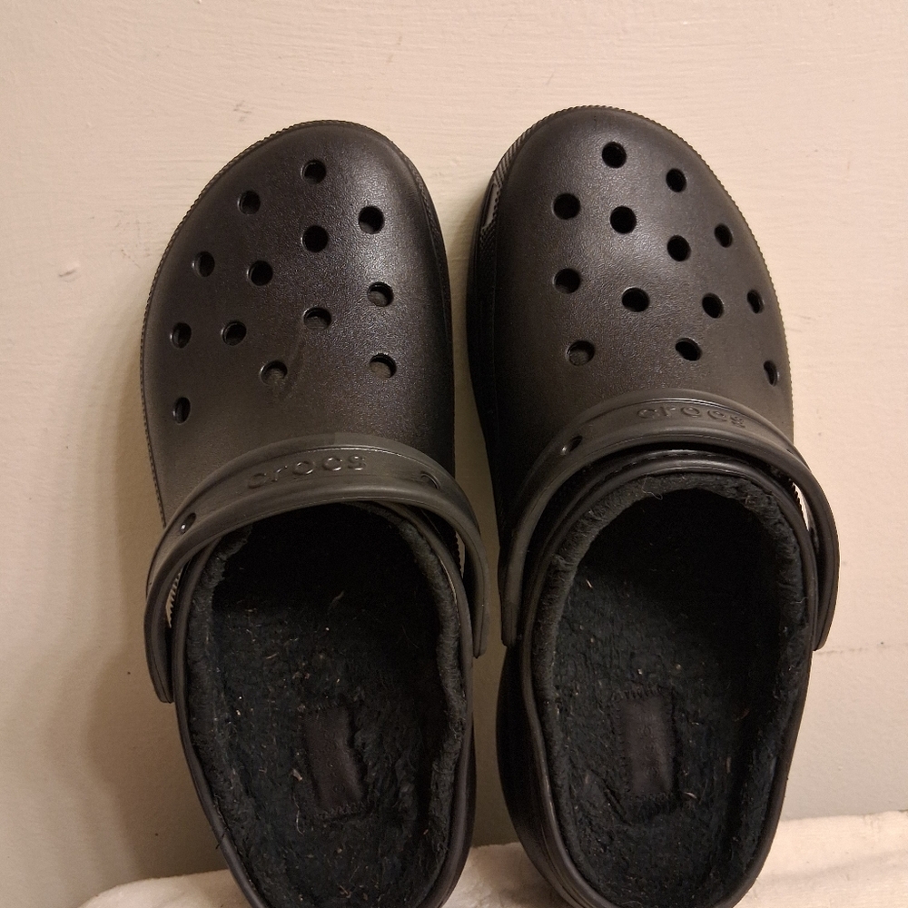 CROCS Black Classic Clogs - Picture 13 of 16